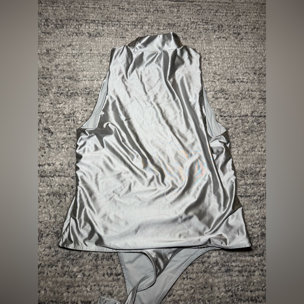House of Harlow 1960 Metallic Silver Blouse